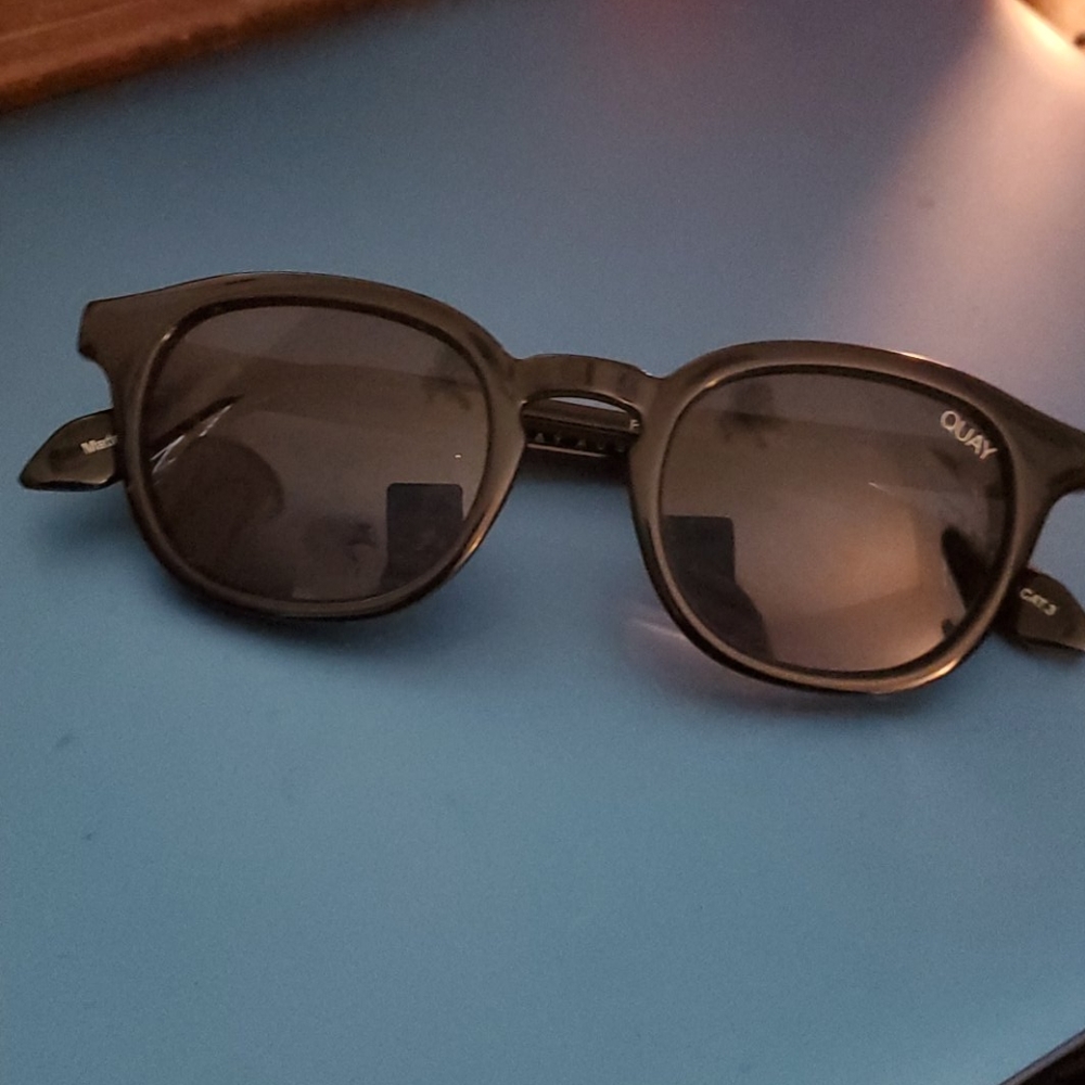 Quay sunnies
